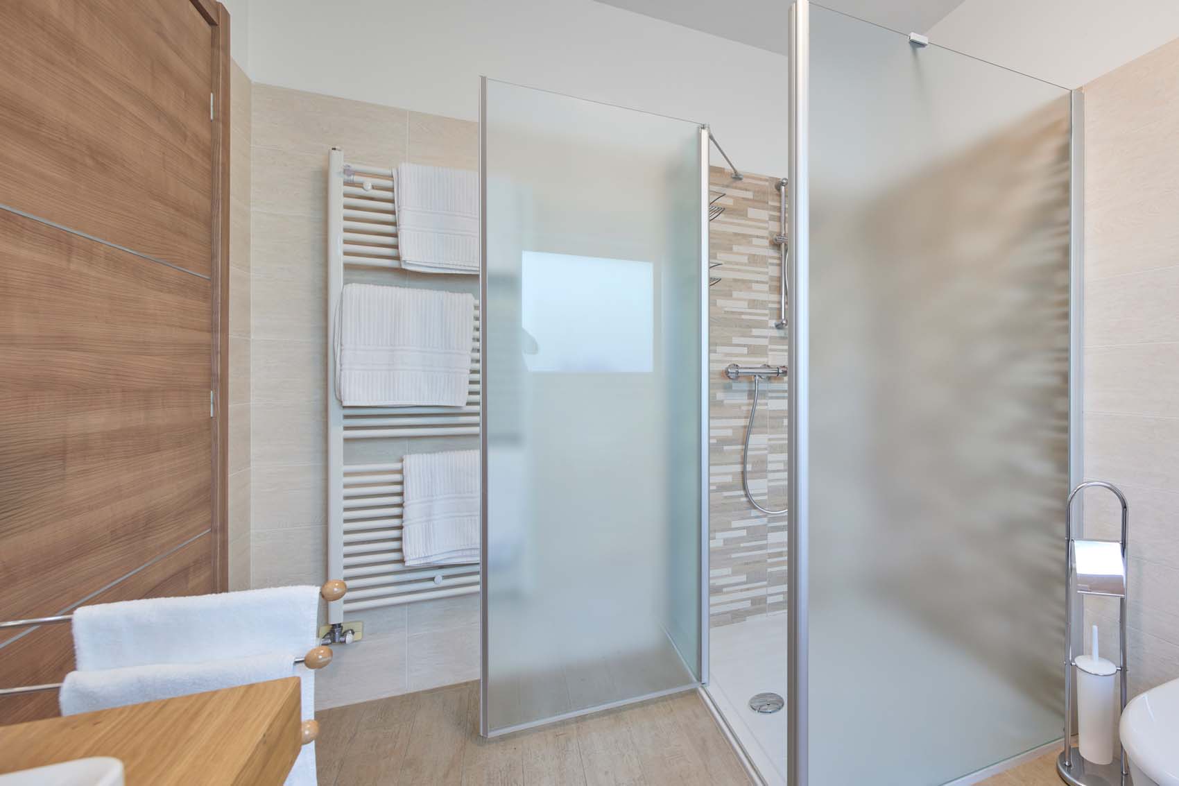 Lodge Le Soleil - Appartamento Bianco - Trilocale - Bagno con doccia